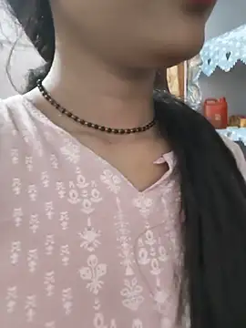 Snapshot of Eshwari_Chopra chatting on 06-18-26, 11:42 Eshwari Chopra online show from 06-18-26, 11:42