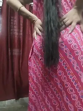 Snapshot of Eshwari_Chopra chatting on 07-02-26, 03:23 Eshwari Chopra online show from 07-02-26, 03:23