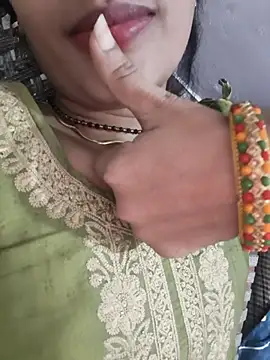 Snapshot of Eshwari_Chopra chatting on 07-10-26, 01:10 Eshwari Chopra online show from 07-10-26, 01:10