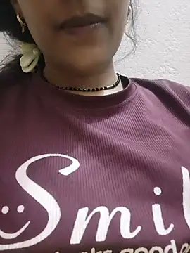 Snapshot of Eshwari_Chopra chatting on 07-13-26, 05:27 Eshwari Chopra online show from 07-13-26, 05:27