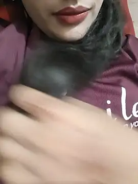 Snapshot of Eshwari_Chopra chatting on 07-19-26, 04:16 Eshwari Chopra online show from 07-19-26, 04:16