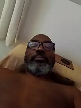 Snapshot of Bigmaumau54 chatting on 12-17-25, 12:49 Bigmaumau54 online show from 12-17-25, 12:49