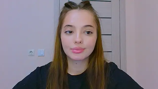 Snapshot of MelanieAlves chatting on 09-16-25, 05:14 MelanieAlves online show from 09-16-25, 05:14