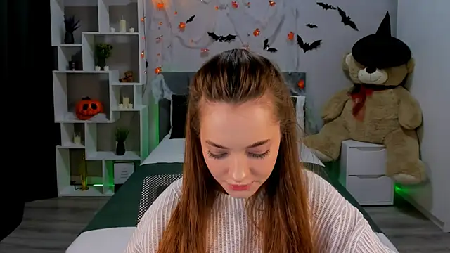 Snapshot of MelanieAlves chatting on 10-22-25, 12:27 MelanieAlves online show from 10-22-25, 12:27