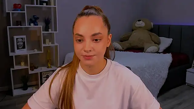 Snapshot of MelanieAlves chatting on 11-22-25, 12:37 MelanieAlves online show from 11-22-25, 12:37