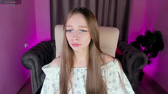 Snapshot of Amy_Waynee chatting on 10-19-25, 04:29 Amy Waynee online show from 10-19-25, 04:29