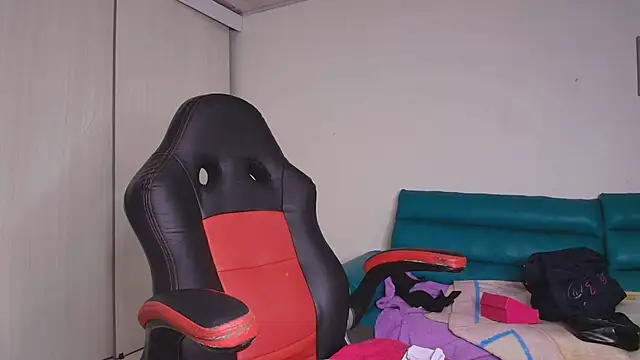 lovehotpink online show from 11-24-25, 08:52