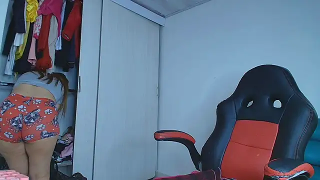 lovehotpink online show from 12-02-25, 08:48