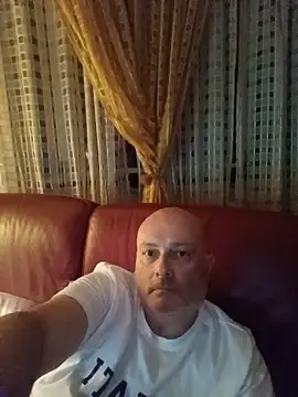 Alexis Bull online show from 05-26-26, 10:39