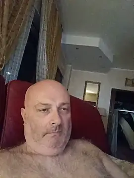 Snapshot of Alexis_Bull chatting on 06-19-26, 10:46 Alexis Bull online show from 06-19-26, 10:46