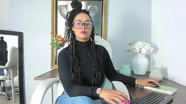 Snapshot of andrea_xoe_ chatting on 03-19-25, 11:06 andrea xoe online show from 03-19-25, 11:06