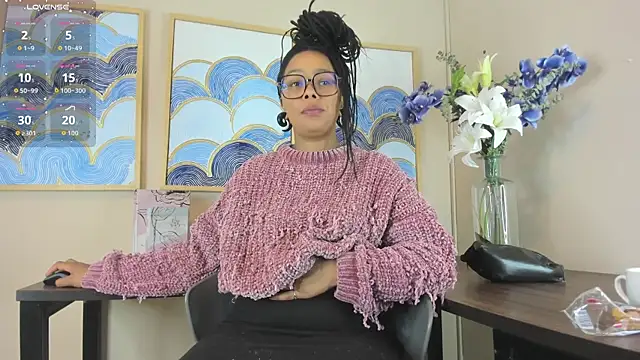 Snapshot of andrea_xoe_ chatting on 11-11-25, 11:10 andrea xoe online show from 11-11-25, 11:10