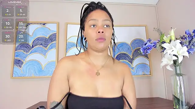 Snapshot of andrea_xoe_ chatting on 11-19-25, 01:11 andrea xoe online show from 11-19-25, 01:11