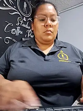 Snapshot of sheila_ro chatting on 02-14-26, 10:06 sheila ro online show from 02-14-26, 10:06