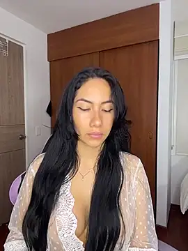 ArianaReynoldss online show from 04-06-26, 10:27