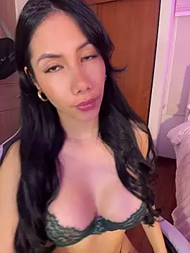 Snapshot of ArianaReynoldss chatting on 06-25-26, 10:09 ArianaReynoldss online show from 06-25-26, 10:09