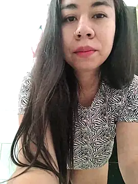 Snapshot of Yuli_Mars chatting on 11-16-25, 04:23 Yuli Mars online show from 11-16-25, 04:23