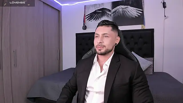 santi aesthetic online show from 10-08-25, 03:48