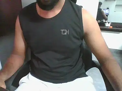 lovelyakash69 online show from 12-22-25, 05:48