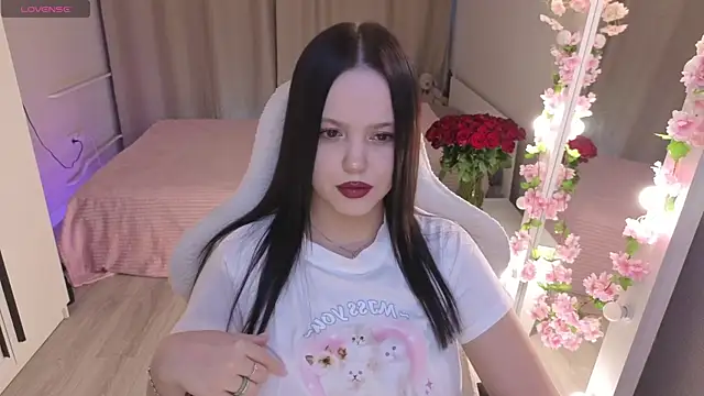 Betty  Davvis online show from 01-13-26, 01:16