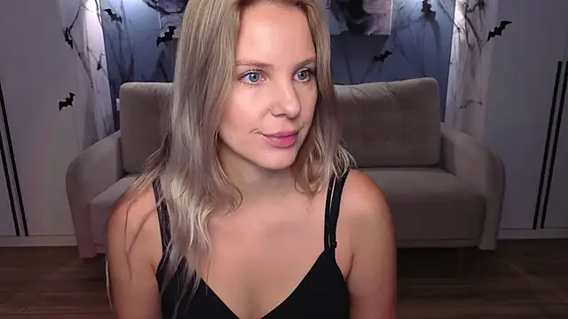 MelanieBennett online show from 10-30-25, 06:04