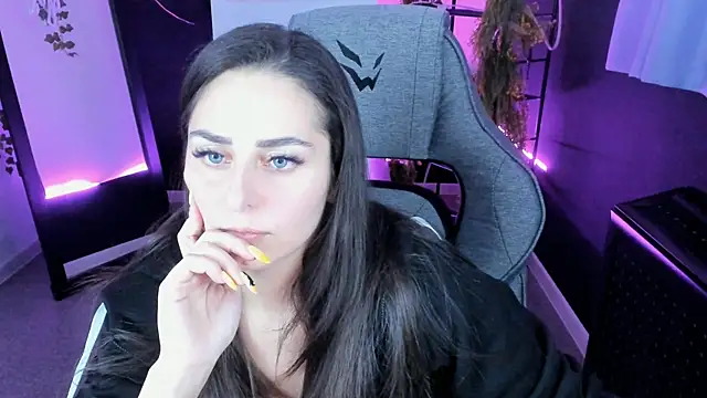 Snapshot of ValeriiMills chatting on 10-15-25, 04:07 ValeriiMills online show from 10-15-25, 04:07