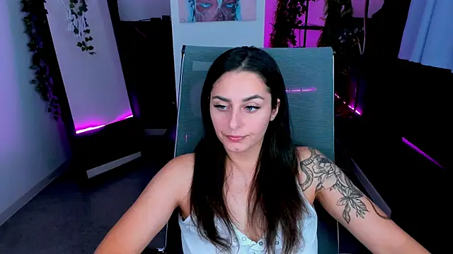 Snapshot of ValeriiMills chatting on 10-22-25, 02:28 ValeriiMills online show from 10-22-25, 02:28