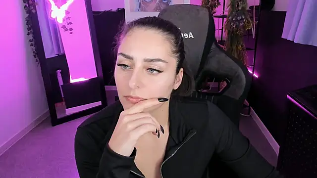 Snapshot of ValeriiMills chatting on 11-08-25, 04:40 ValeriiMills online show from 11-08-25, 04:40