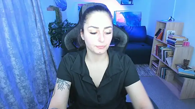 ValeriiMills online show from 04-02-26, 01:53