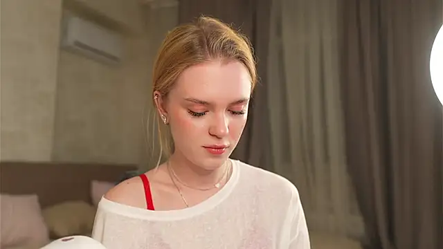 Snapshot of Cyberheart_ chatting on 10-07-25, 03:42 Cyberheart online show from 10-07-25, 03:42