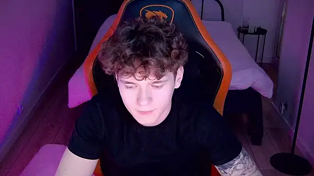 Snapshot of DanyDavis chatting on 09-10-25, 05:46 DanyDavis online show from 09-10-25, 05:46