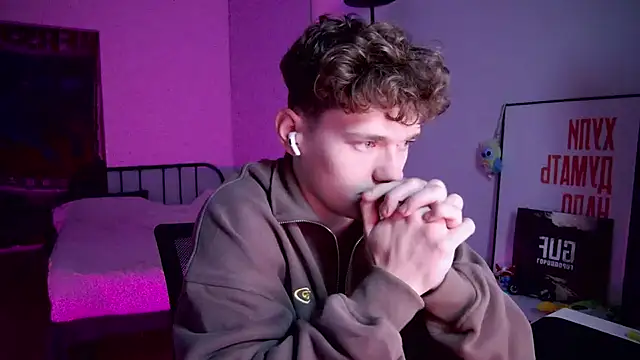 Snapshot of DanyDavis chatting on 09-19-25, 09:26 DanyDavis online show from 09-19-25, 09:26