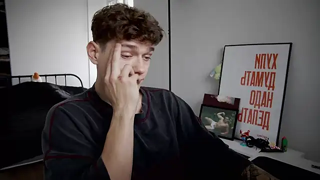 Snapshot of DanyDavis chatting on 09-22-25, 07:32 DanyDavis online show from 09-22-25, 07:32