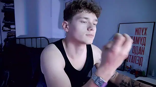 Snapshot of DanyDavis chatting on 09-22-25, 08:22 DanyDavis online show from 09-22-25, 08:22