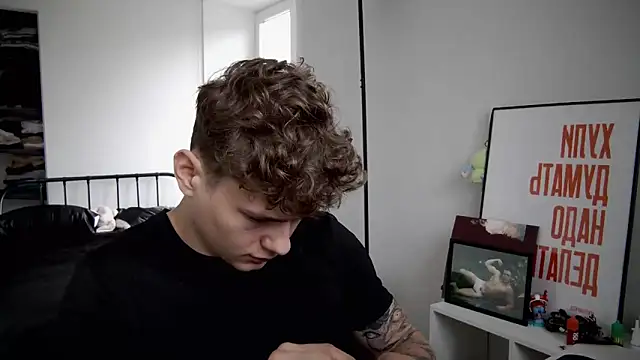 Snapshot of DanyDavis chatting on 09-24-25, 08:17 DanyDavis online show from 09-24-25, 08:17