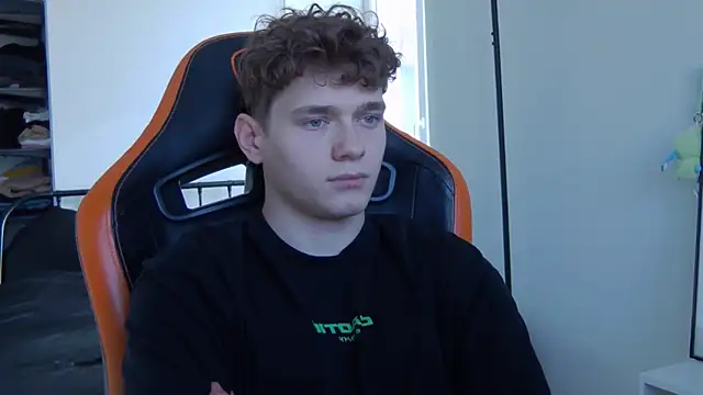 Snapshot of DanyDavis chatting on 10-09-25, 08:56 DanyDavis online show from 10-09-25, 08:56