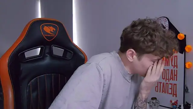 Snapshot of DanyDavis chatting on 11-02-25, 09:22 DanyDavis online show from 11-02-25, 09:22