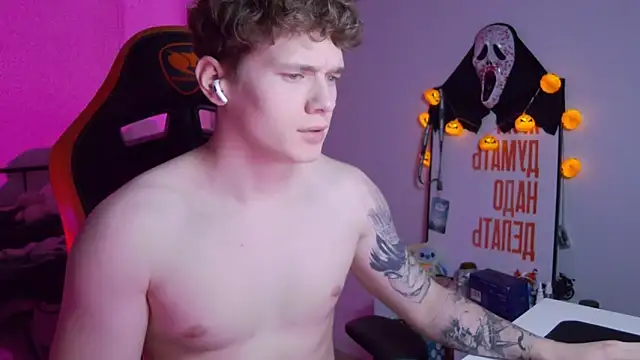 Snapshot of DanyDavis chatting on 11-02-25, 09:28 DanyDavis online show from 11-02-25, 09:28