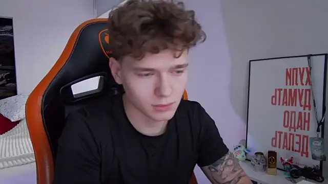 Snapshot of DanyDavis chatting on 11-14-25, 10:36 DanyDavis online show from 11-14-25, 10:36