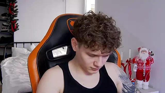 Snapshot of DanyDavis chatting on 12-04-25, 10:46 DanyDavis online show from 12-04-25, 10:46