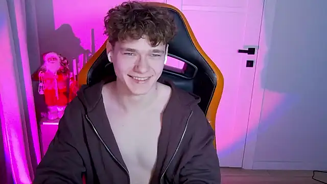 Snapshot of DanyDavis chatting on 01-07-26, 02:41 DanyDavis online show from 01-07-26, 02:41