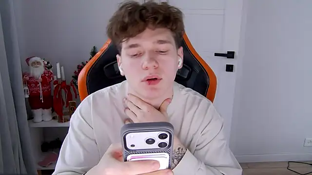 Snapshot of DanyDavis chatting on 01-08-26, 10:50 DanyDavis online show from 01-08-26, 10:50