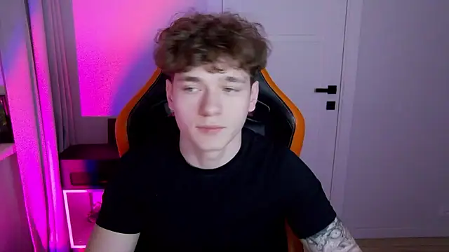 Snapshot of DanyDavis chatting on 01-11-26, 01:38 DanyDavis online show from 01-11-26, 01:38