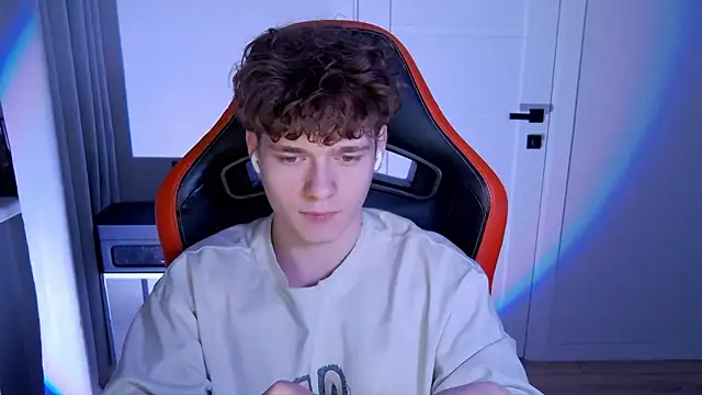 Snapshot of DanyDavis chatting on 01-12-26, 07:30 DanyDavis online show from 01-12-26, 07:30