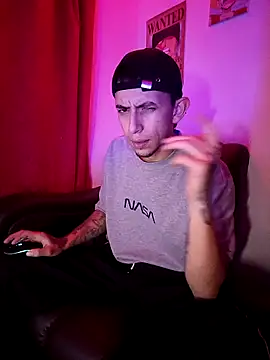 Snapshot of Chris__Jones chatting on 10-16-25, 04:24 Chris Jones online show from 10-16-25, 04:24