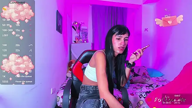 SkylerBennet online show from 03-30-26, 04:02