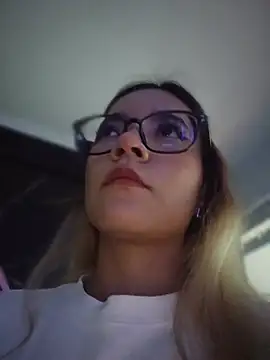 Pretty roxxyy online show from 04-12-26, 11:37