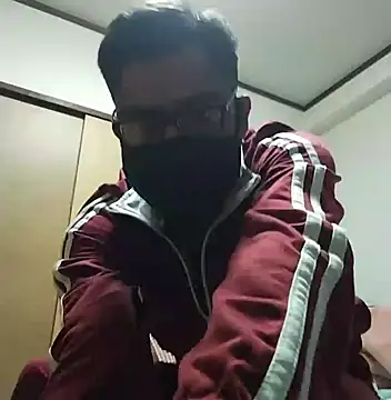 Snapshot of SunkLupus chatting on 02-15-26, 08:24 SunkLupus online show from 02-15-26, 08:24