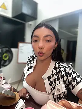 ImAshley1 online show from 09-20-25, 01:56