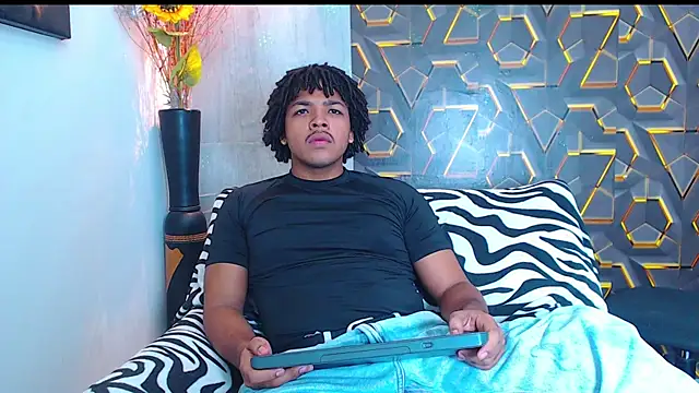 Snapshot of black_king_241 chatting on 09-22-25, 03:41 black king 241 online show from 09-22-25, 03:41